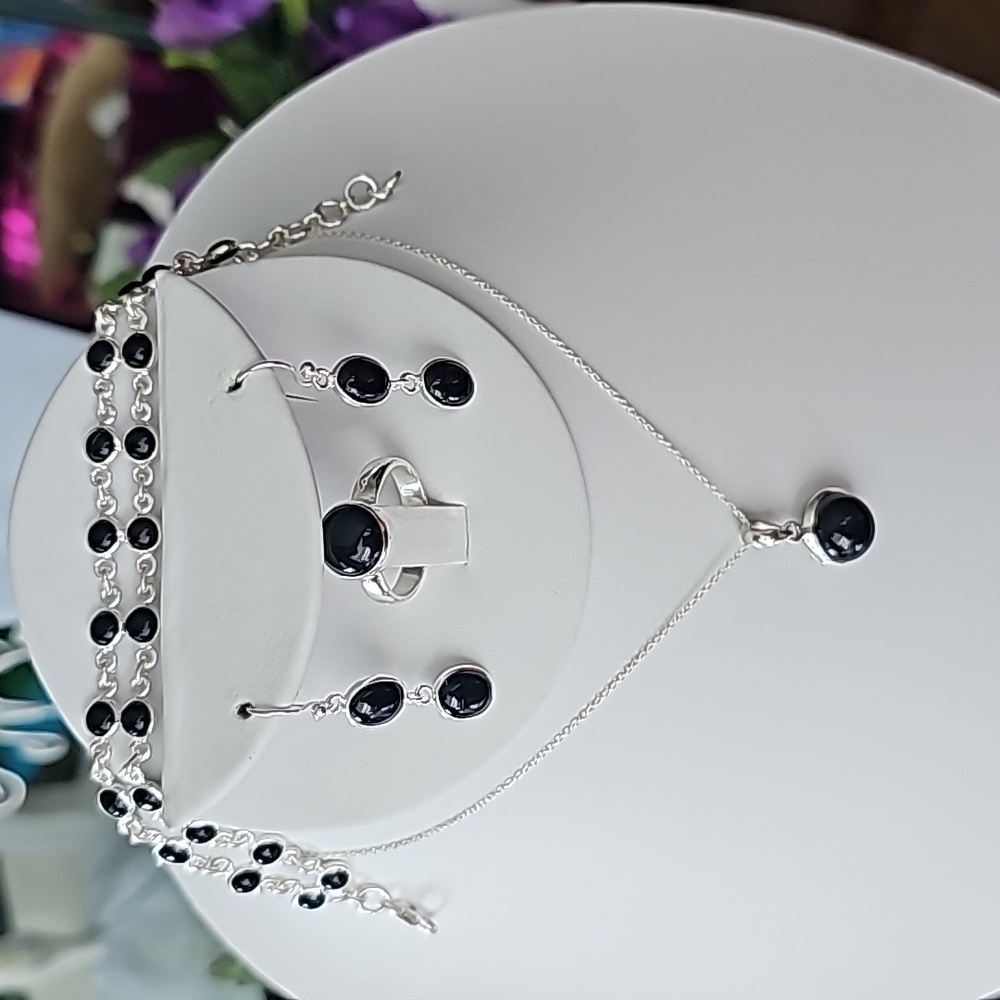 (NWT)Black Onyx Gemstone 925 Sterling Silver